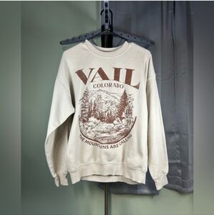 Goodie Two Sleeves Vail Colorado Cream Sweatshirt Size Small